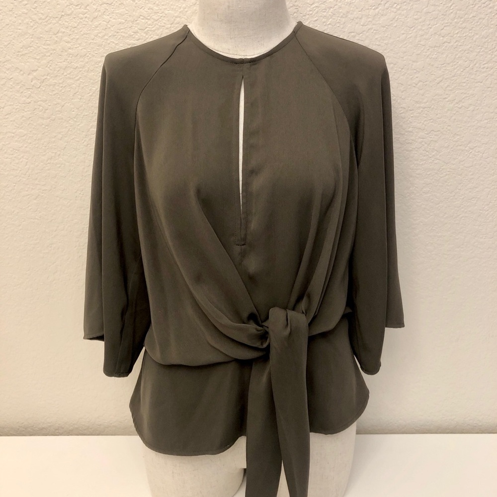 Woven blouse in olive